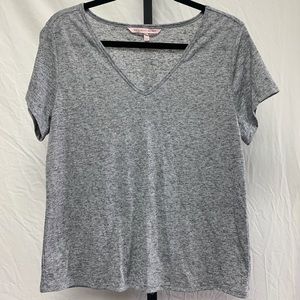 Victoria’s Secret M Short sleeve v neck tshirt EUC